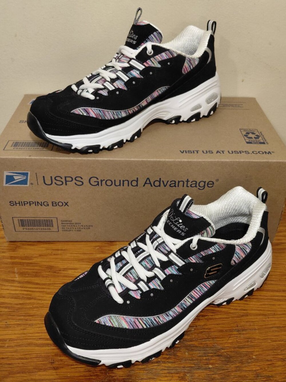 Like New Size 10 Women's Skechers D'Lites Shoes Sneakers